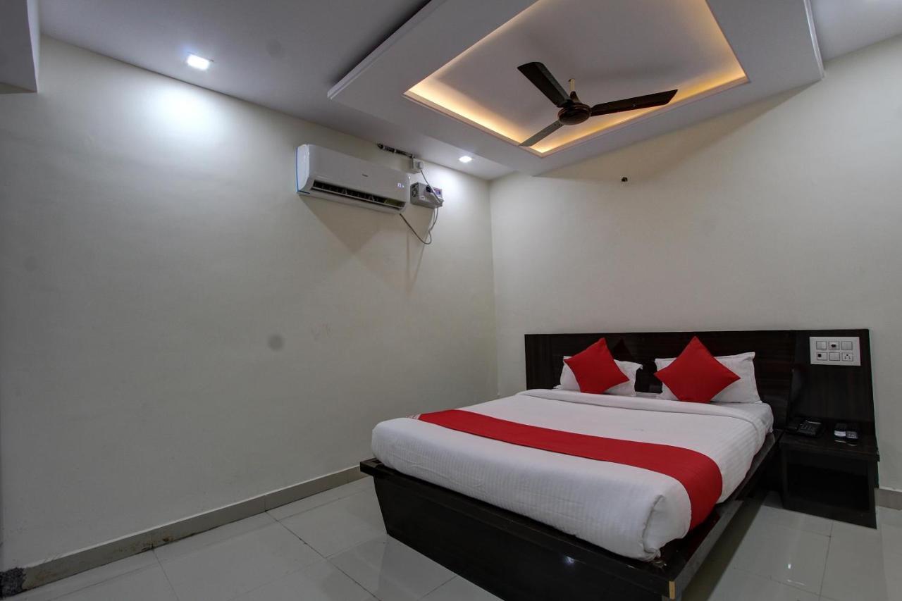 Collection O 38566 Mk Hotel And Lodge Gulbarga Exterior foto