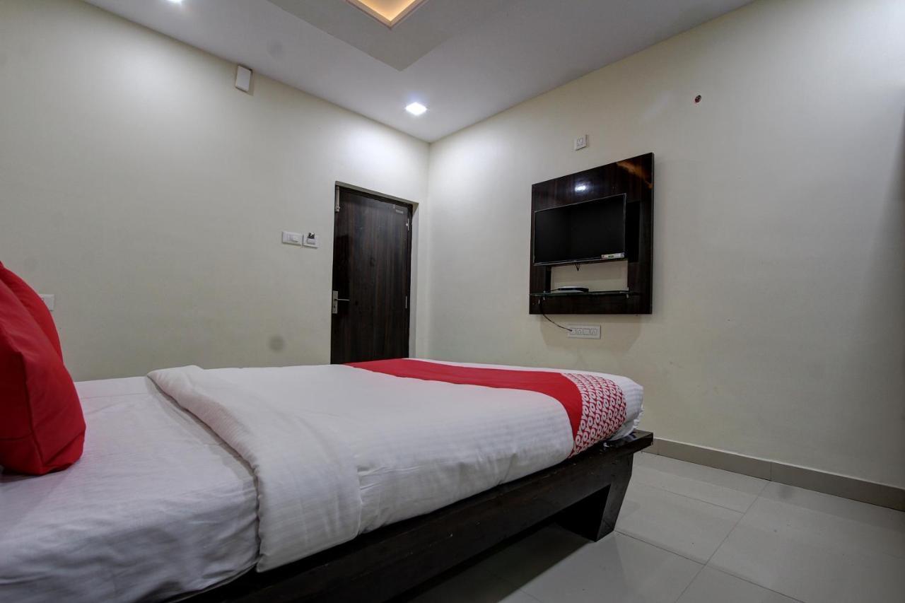 Collection O 38566 Mk Hotel And Lodge Gulbarga Exterior foto
