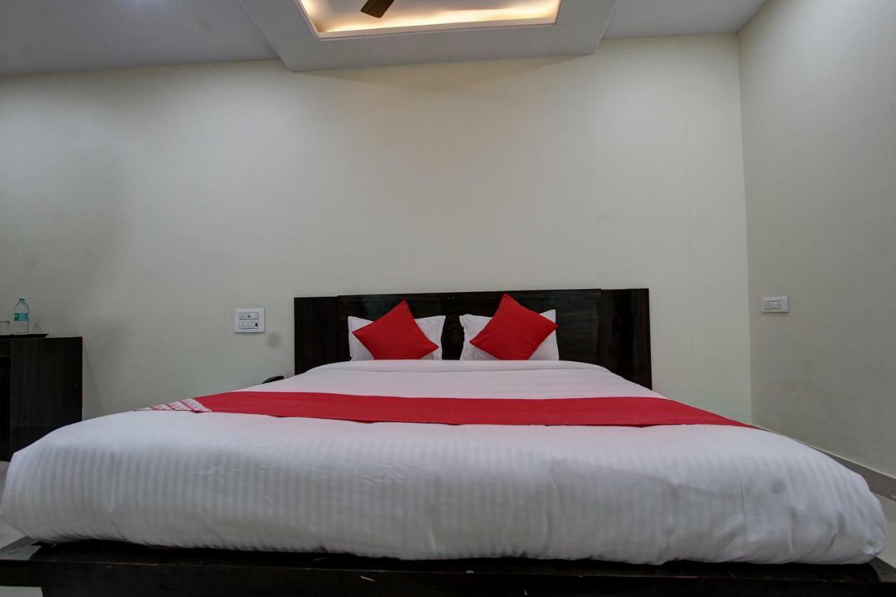 Collection O 38566 Mk Hotel And Lodge Gulbarga Exterior foto