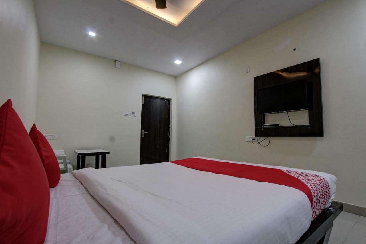 Collection O 38566 Mk Hotel And Lodge Gulbarga Exterior foto