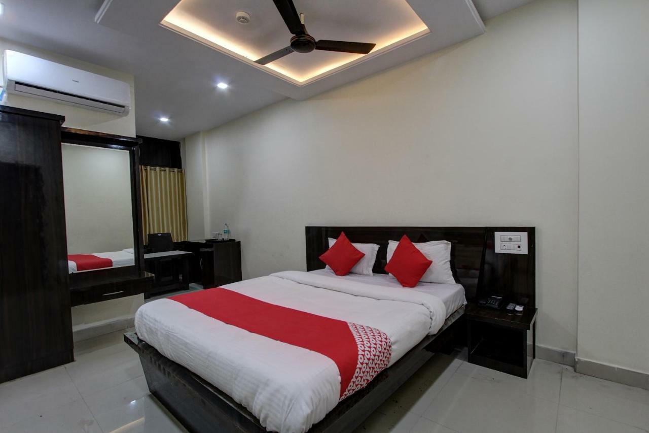 Collection O 38566 Mk Hotel And Lodge Gulbarga Exterior foto