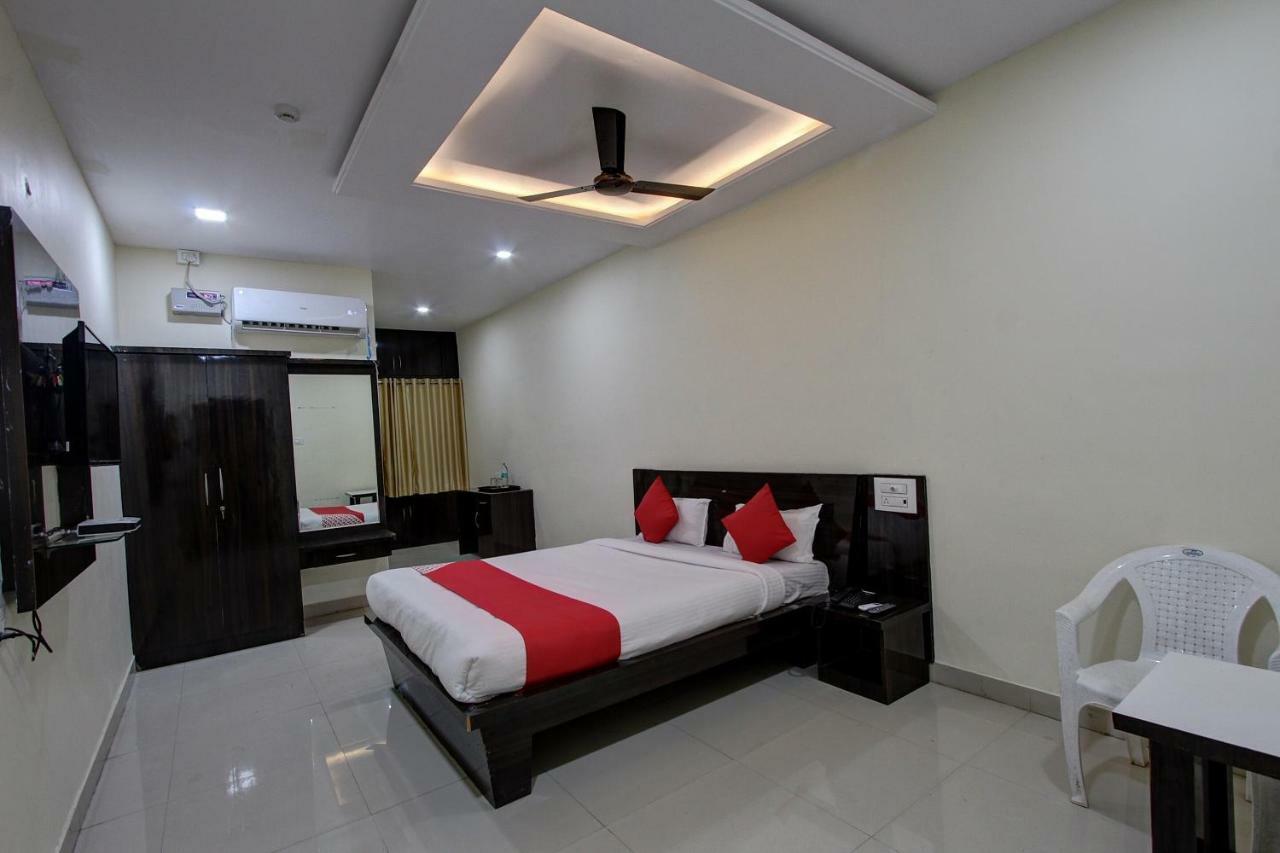 Collection O 38566 Mk Hotel And Lodge Gulbarga Exterior foto
