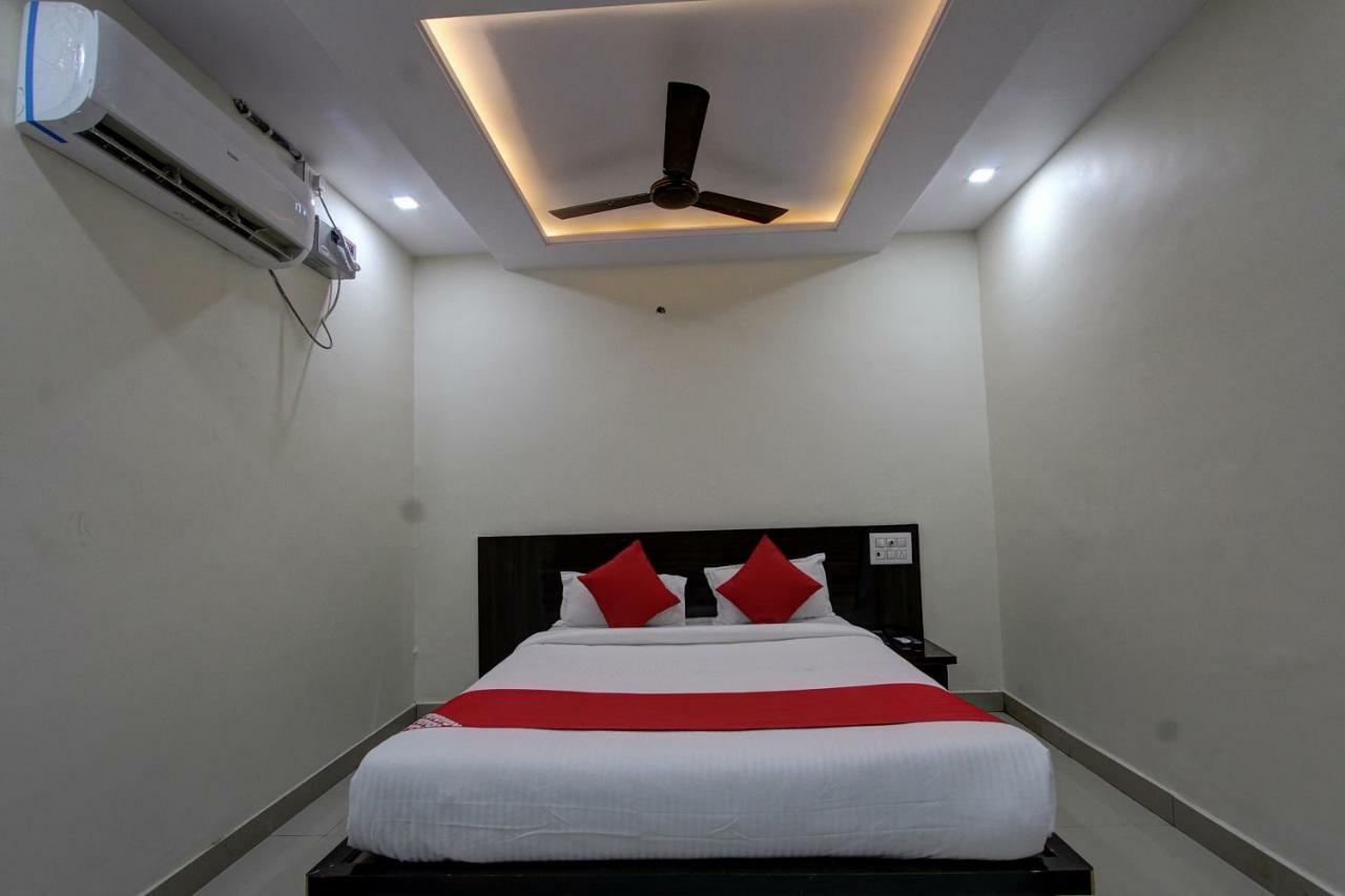 Collection O 38566 Mk Hotel And Lodge Gulbarga Exterior foto